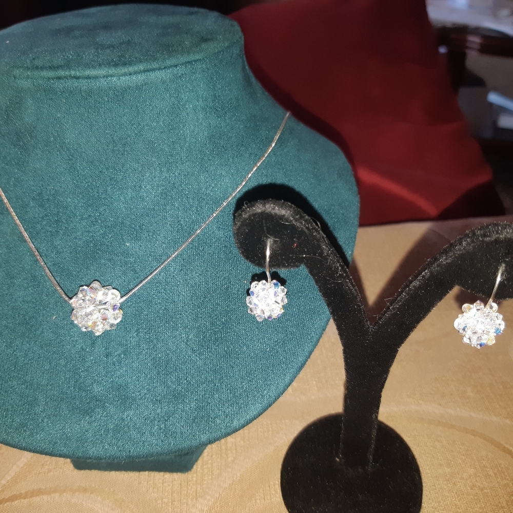Aurora borealis pendant,  chain and earrings
